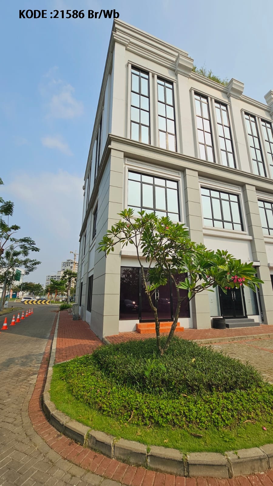 Dijual Ruko Kelapa Gading, Hook, Luas 4,5x18 Meter, Kode :21586 Br/Wb