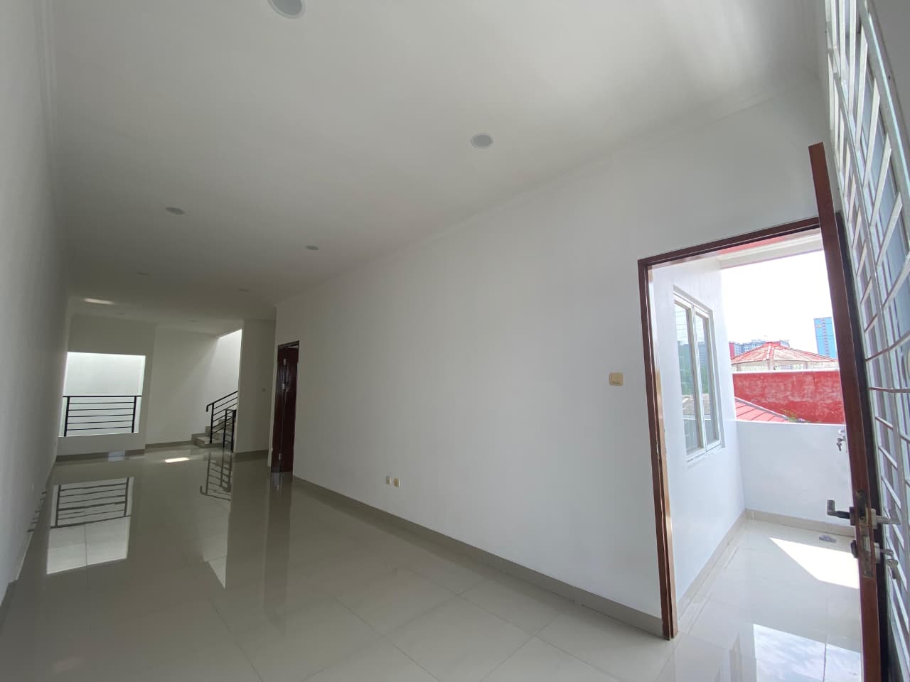 Dijual Rumah Sunter, Semi Furnish, Luas 6x15 Meter, Kode :20876 Ata Gallery