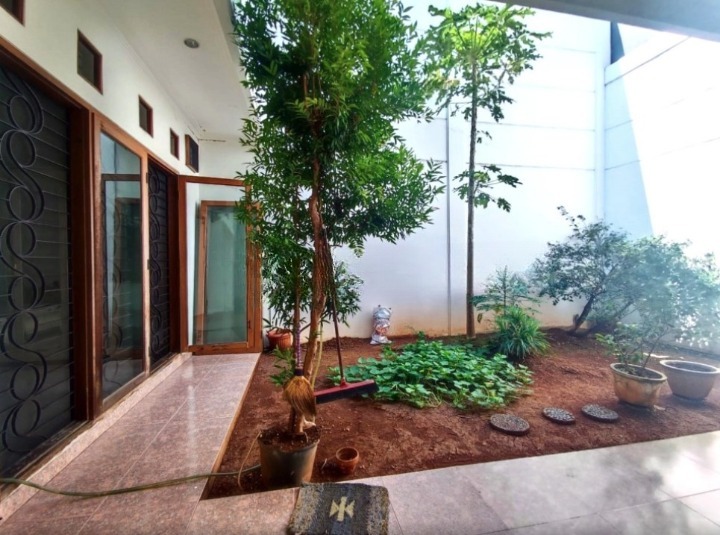  Dijual Rumah Sunter, Siap Huni, Luas 13x28,5 Meter, Kode :21322 Si Gallery