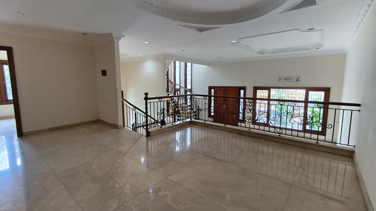   Dijual/Disewa Rumah Kelapa Gading, Hook, Luas 329 Meter, Kode :21372 Dj Gallery