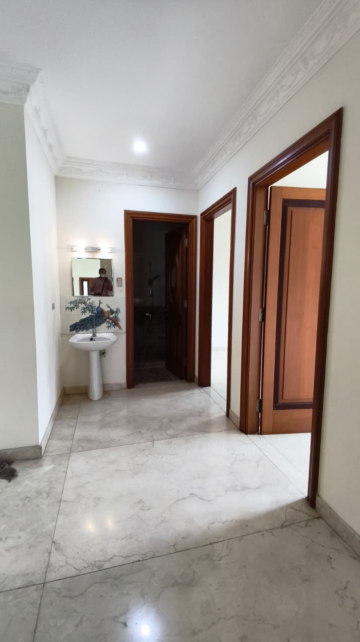   Dijual/Disewa Rumah Kelapa Gading, Hook, Luas 329 Meter, Kode :21372 Dj Gallery