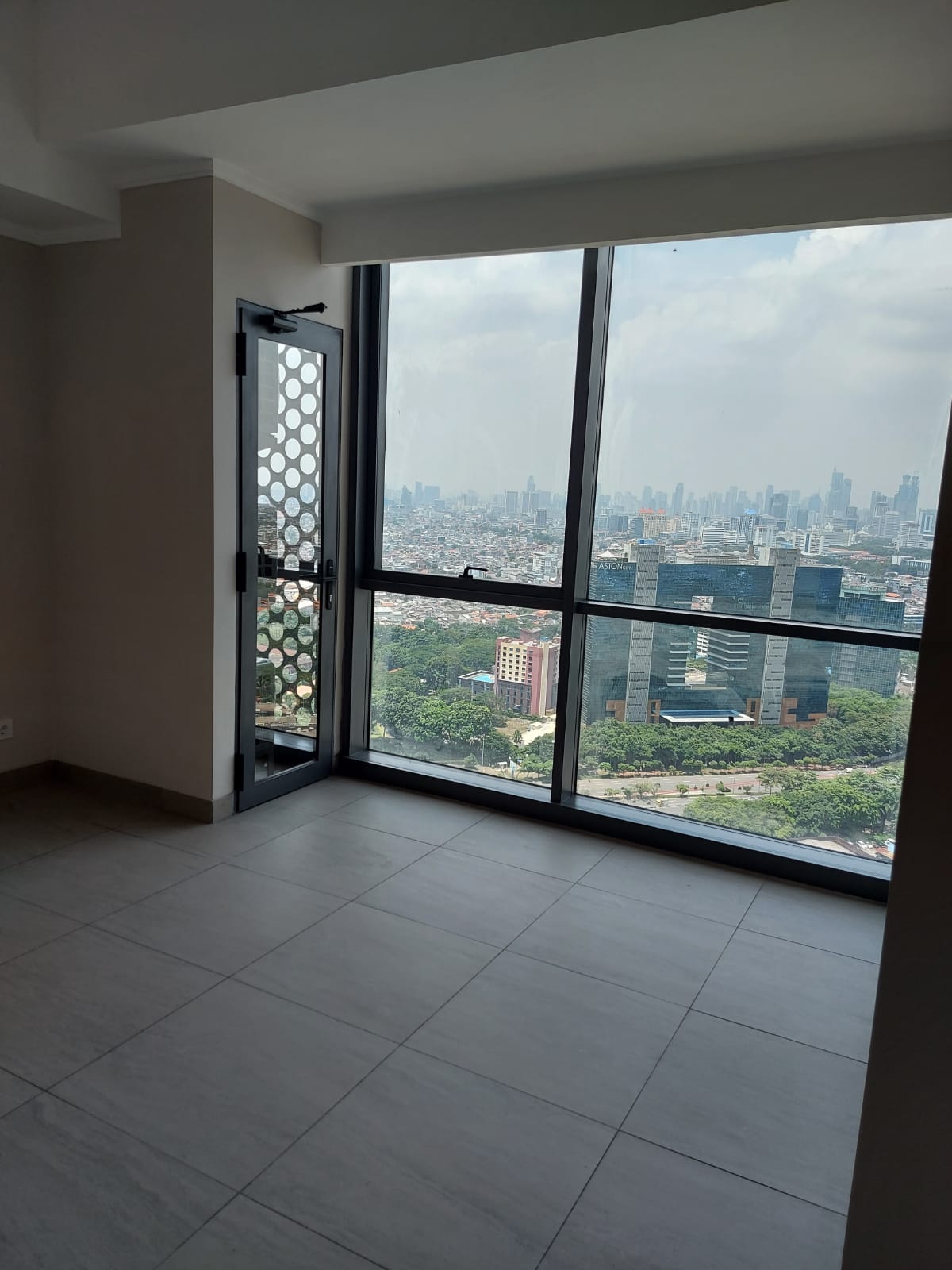 Disewa Apartemen Menara Jakarta, Furnish, Luas 49 Meter, Kode :18113 Si Gallery
