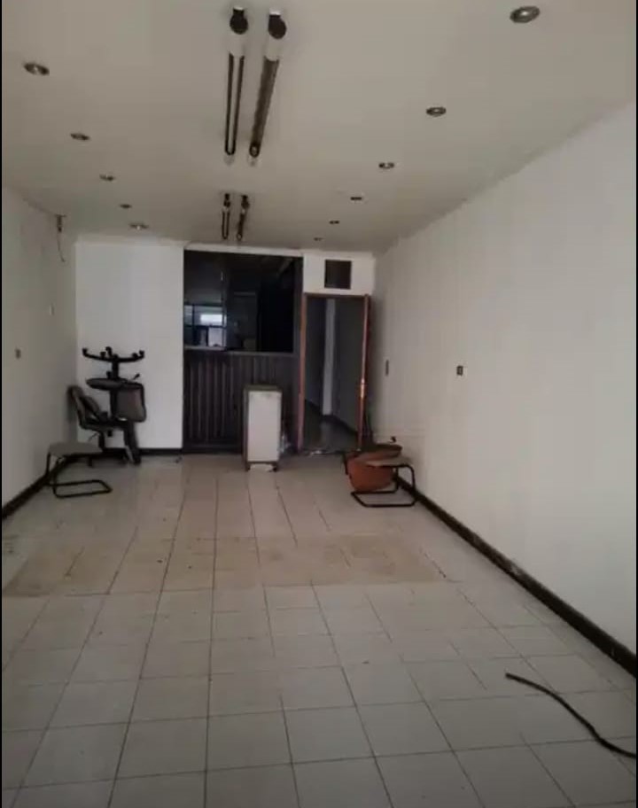 Disewa Ruko Pinangsia, Strategis, Luas 5x30 Meter, Kode :20968 Ha Gallery