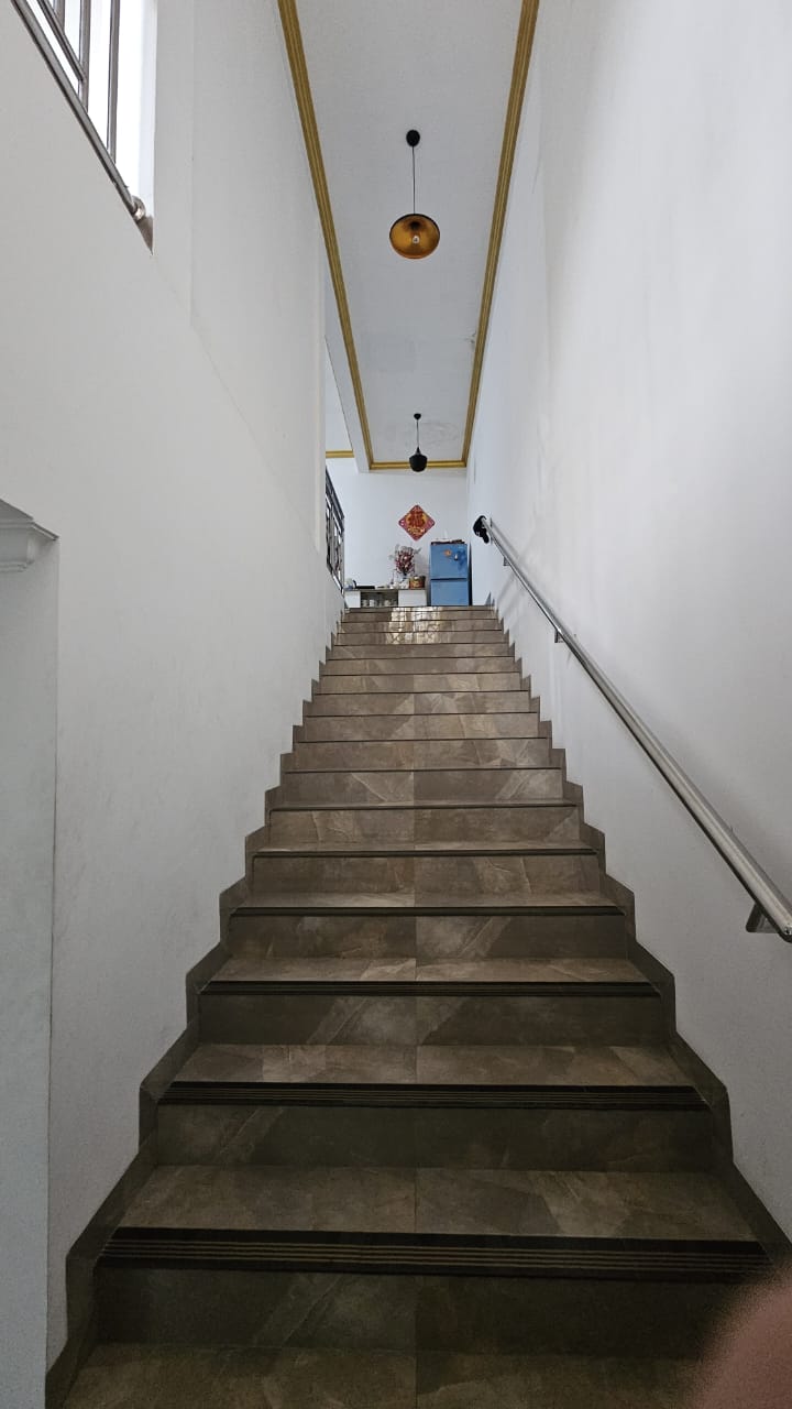 Dijual Rumah PIK, Semi Furnish, Luas 10x30 Meter, Kode :20916 Si Gallery