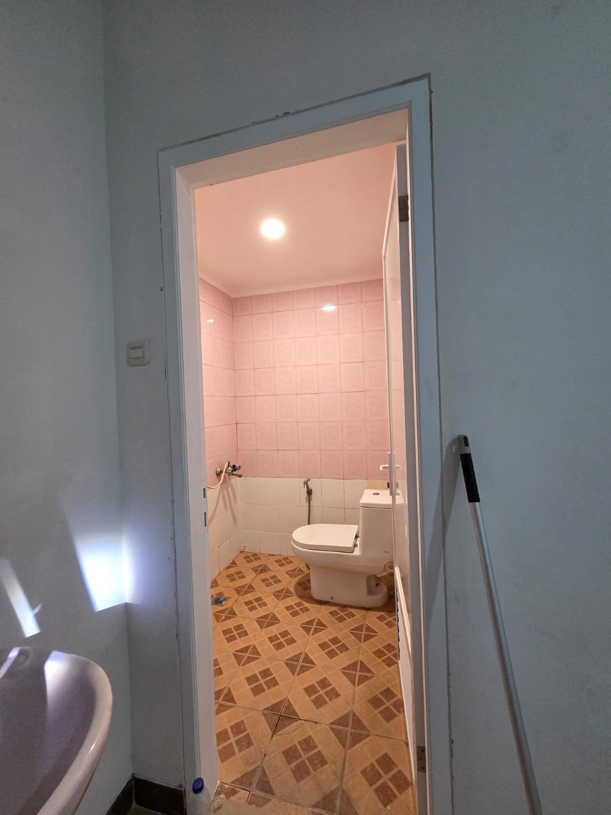 Disewa Rumah Sunter, Siap Huni, Luas 12x14 Meter, Kode :15664 Si Gallery