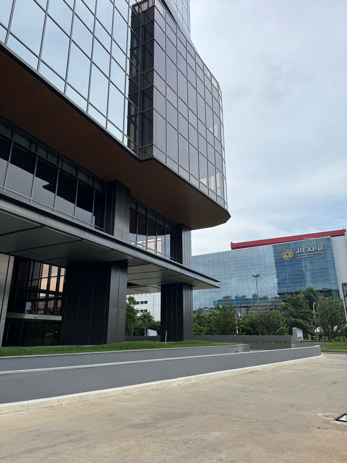 Dijual/Disewa Office Menara Jakarta, Luas 196 Meter, Kode :21490 Ha Gallery