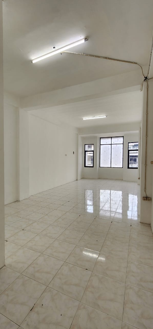    Dijual/Disewa Ruko Kebon Jeruk, Luas 4,3x25 Meter, Kode :21195 Ha Gallery