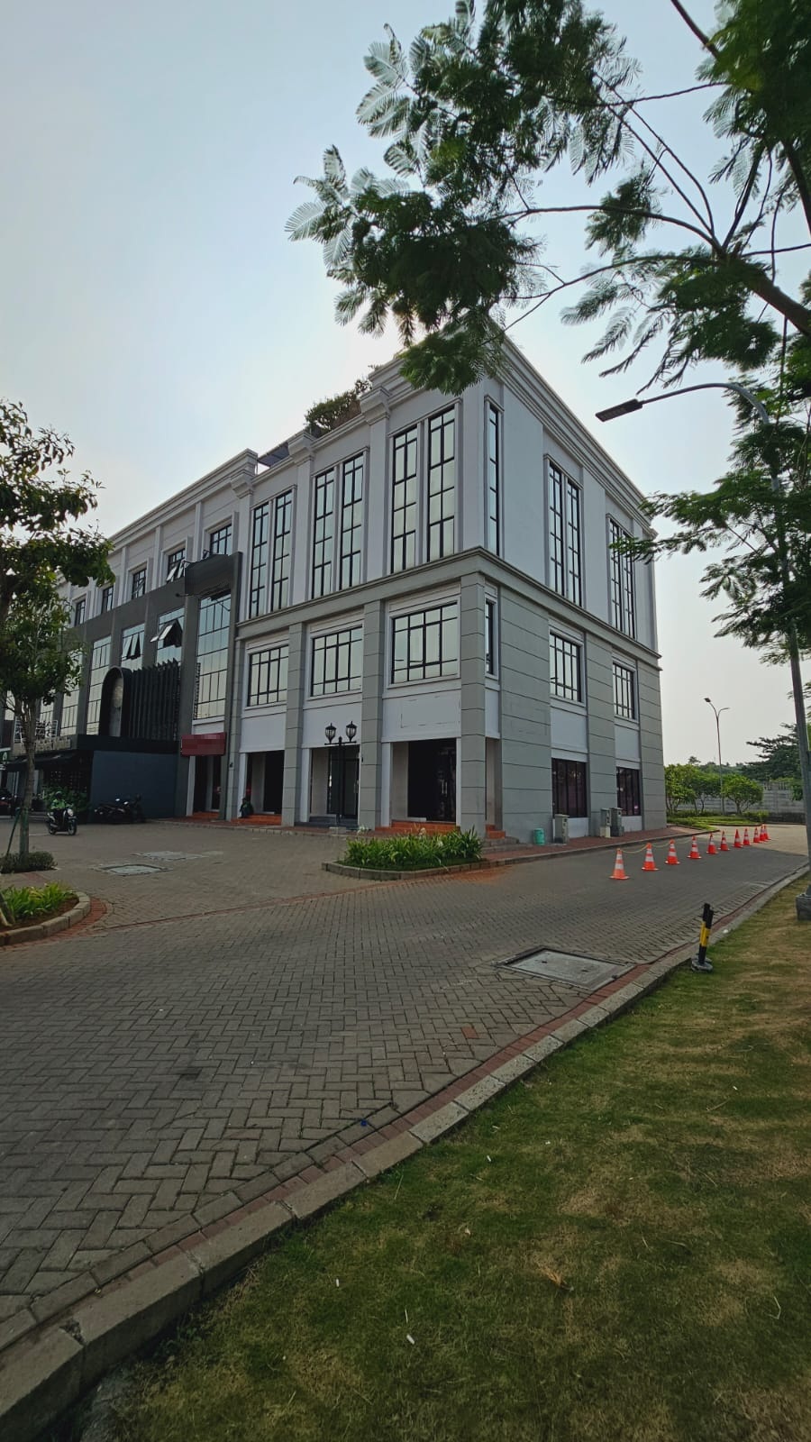 Dijual Ruko Kelapa Gading, Hook, Luas 4,5x18 Meter, Kode :21586 Br/Wb Gallery
