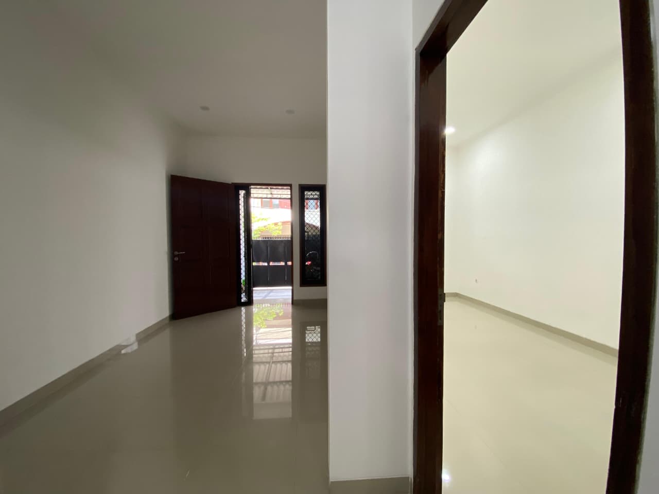 Dijual Rumah Sunter, Semi Furnish, Luas 6x15 Meter, Kode :20876 Ata Gallery