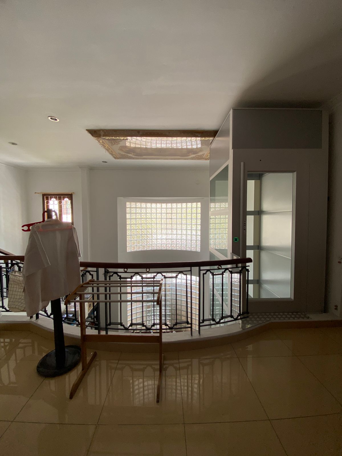 Dijual Rumah Pluit, Semi Furnish, Luas 19x20 Meter, Kode :20849 Jn Gallery