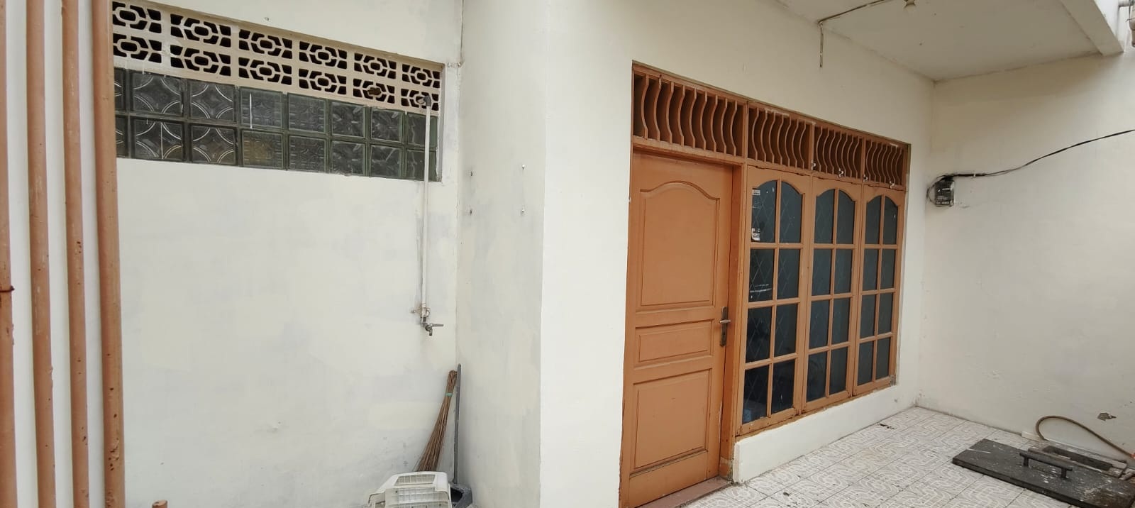 Disewa Rumah Karang Anyar, Luas 9x14,5 Meter, Kode :21475 Ha Gallery