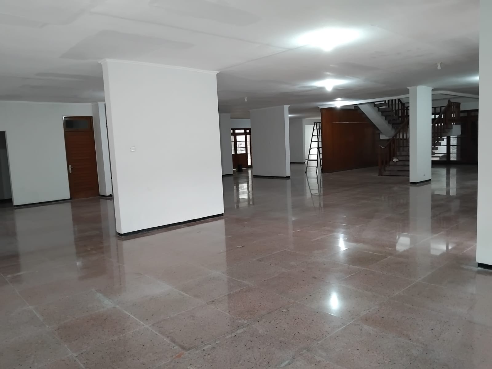 Dijual/Disewa Rumah Sunter, Luas 1.152 Meter, Kode :10852 Gd Gallery