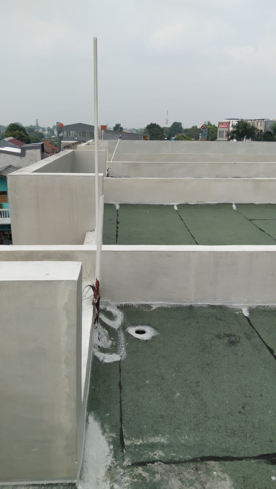 Dijual/Disewa Ruko Pesanggrahan, Strategis, Luas 136 Meter, Kode :21679 Wb/Br Gallery