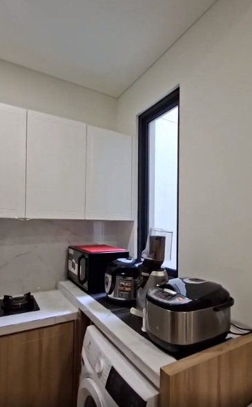 Disewa Rumah Tangerang, Full Furnish, Luas 7x12 Meter, Kode :21536 Li Gallery