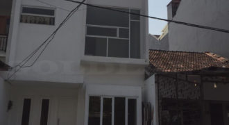 KODE : 10637 (Ir) Rumah Kelapa Gading, Luas 6×17 Meter, Jakarta Utara