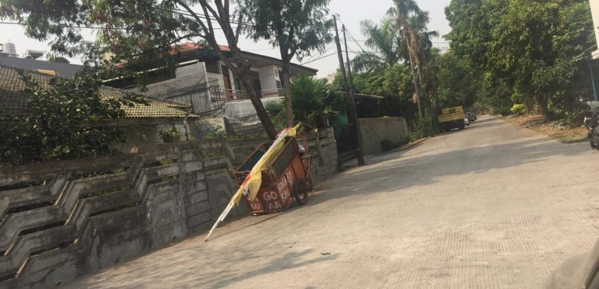 KODE :08592(Bd/Jm/Ir) Rumah Sunter, Hadap Barat-Selatan, Luas 764 Meter, Sunter, Jakarta Utara