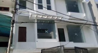 KODE :08903(Jf/Gd) Rumah Pluit, Hadap Selatan, Luas 5×23,5 Meter, Pluit, Jakarta Utara