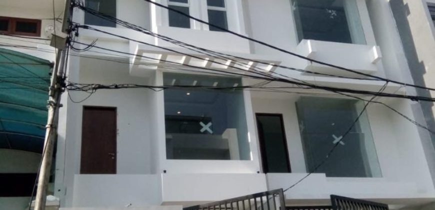 KODE :08903(Jf/Gd) Rumah Pluit, Hadap Selatan, Luas 5×23,5 Meter, Pluit, Jakarta Utara