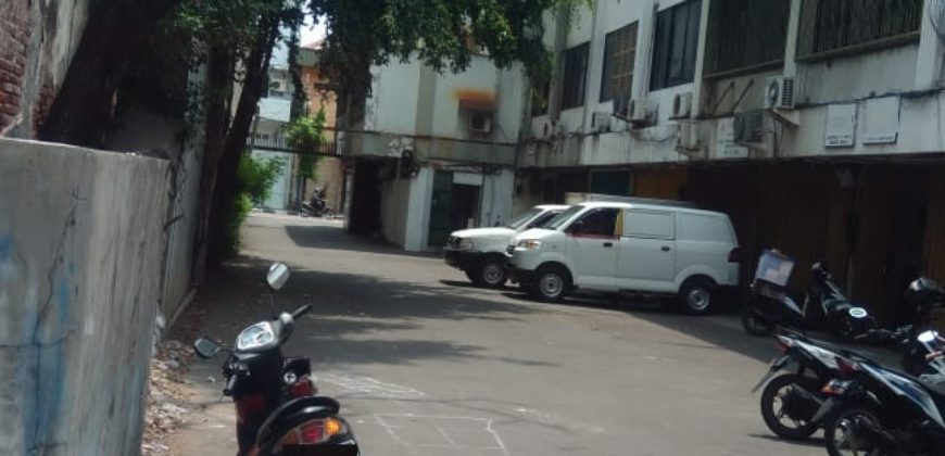 KODE :08990(Hb/El/Jm/Gd) Ruko Kota, Hadap Timur, Luas 4,5×14 Meter (63 Meter), Kota, Jakarta Barat