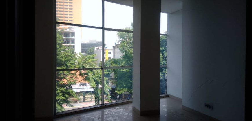 KODE :09998(Hb/Jm) Gedung Strategis Di Jakarta Pusat, Cocok Untuk Kantor, Bengkel & Showroom, Luas 16×54 Meter, Petojo, Jakarta Pusat