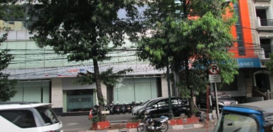 Luas Tanah 4×14 Meter (56 Meter) Bangunan 3 Lantai Hadap Barat Harga Sewa 125 Juta/Tahun Minimal Sewa 2 Tahun