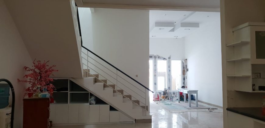 KODE :09767(Jn) Rumah Sunter, Semi Furnish, Luas 7×23 Meter, Sunter, Jakarta Utara