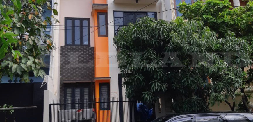 Kode : 11894 (Ad), rumah sunter, hadap selatan, luas 6×16 m (96 meetr)