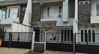 KODE :13028(Dj/Ds) Rumah Dijual Pulomas, Brand New, Luas 8×20 Meter