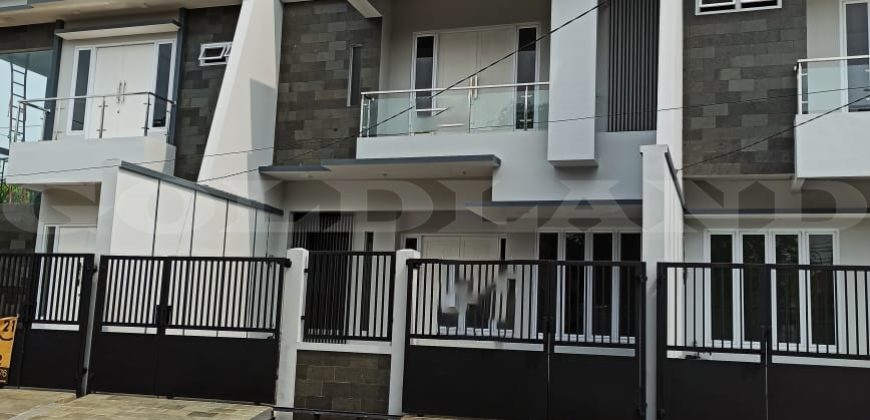 KODE :13028(Dj/Ds) Rumah Dijual Pulomas, Brand New, Luas 8×20 Meter