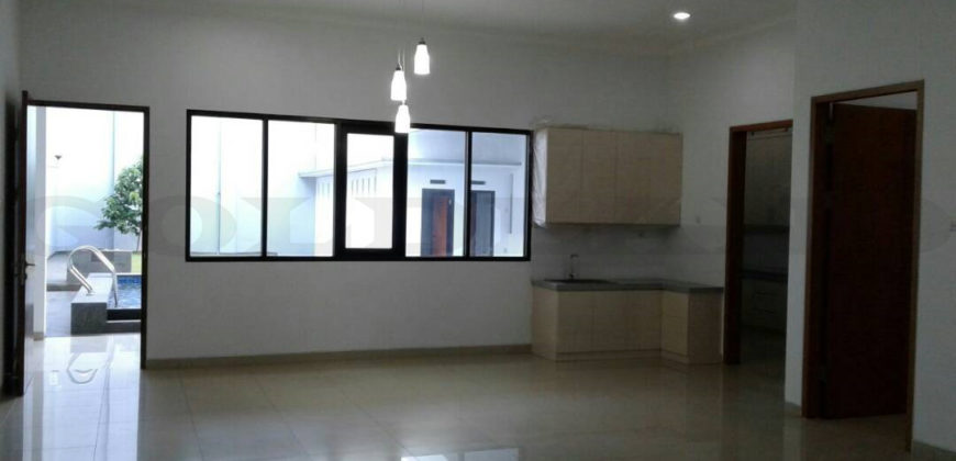 KODE :12910(Ad) Rumah Dijual Kebayoran Baru, Luas 11×41 Meter, Jakarta Selatan