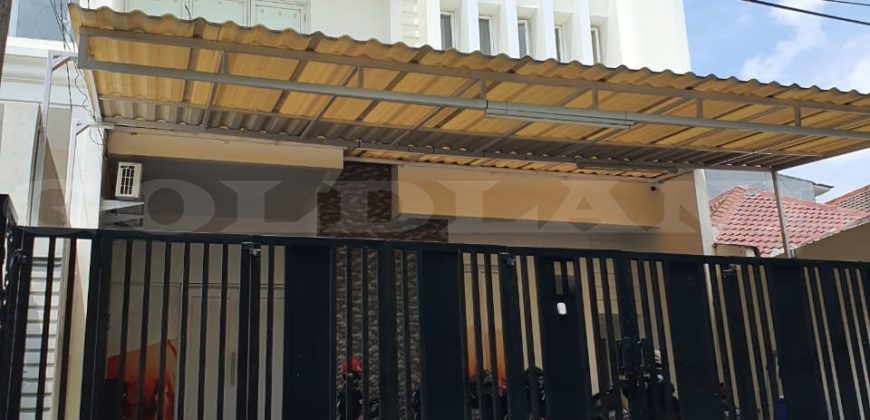 KODE :14313 (Im) Rumah Dijual Kelapa Gading, Luas (8×17 meter) 136 Meter, Jakarta Utara