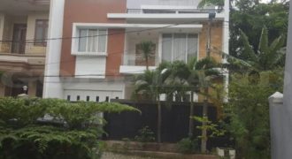 Kode : 14702 (Ay/Fd), Rumah Dijual Sunter , Luas 228 meter (12×19 m2) , Jakarta Utara