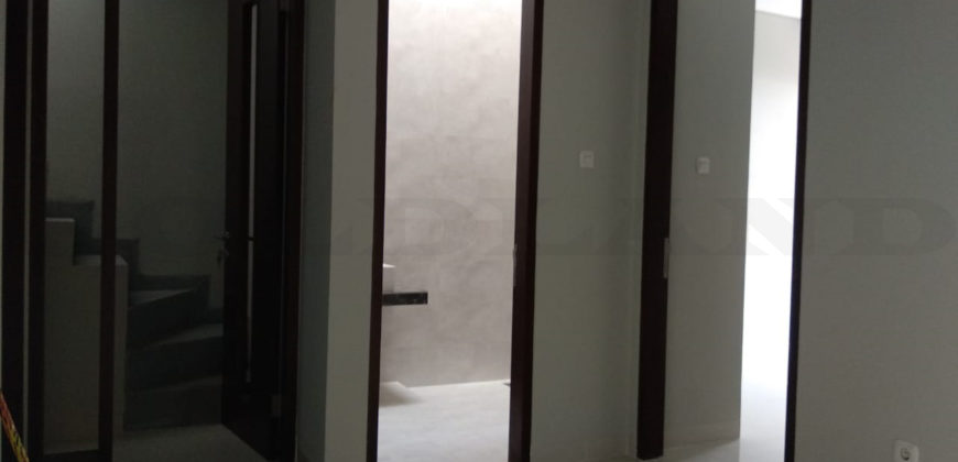 KODE :15157(Ad) Rumah Dijual Sunrise Garden, Brand New, Luas 7×15 Meter, Jakarta Barat