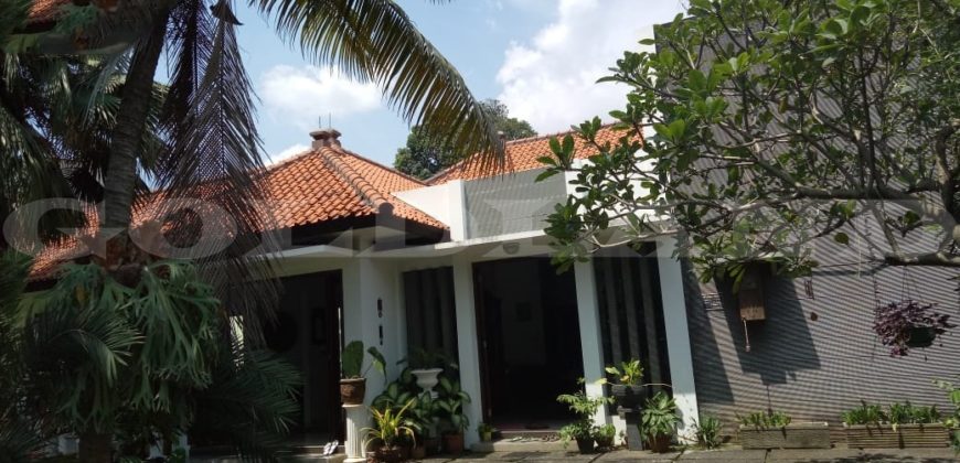 KODE :15251(Dj) Rumah Dijual Mampang Prapatan, Luas 1.400 Meter, Jakarta selatan