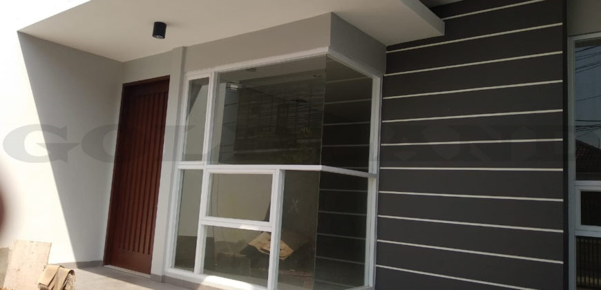 KODE :15157(Ad) Rumah Dijual Sunrise Garden, Brand New, Luas 7×15 Meter, Jakarta Barat