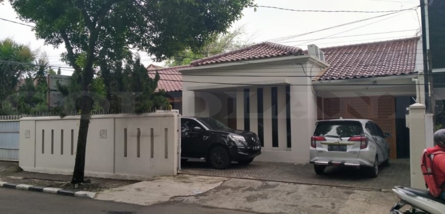 KODE :15256(Yo) Rumah Dijual Kebayoran Baru, Luas 10×27 Meter,Jakarta Selatan