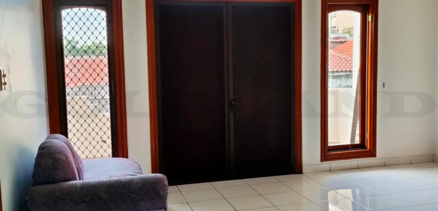 Kode: 15356(Ad), Rumah Dijual Sunter, Hadap Selatan, Luas 10×18 meter(180 meter), Jakarta Utara