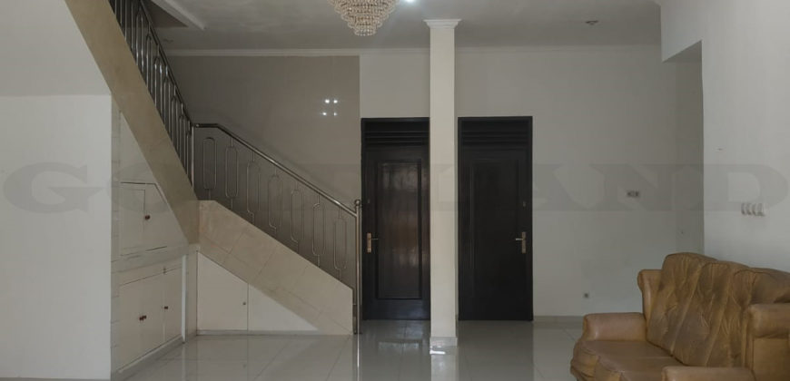 Kode : 15909 (Jf/Dj), Rumah Disewa Rawamangun, Luas 175.5 meter (9×19.5 m2), Jakarta Timur