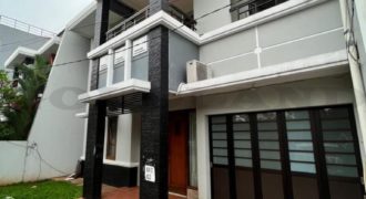 Kode : 16308 (Ad), Disewa Rumah Kelapa gading, Luas 220 meter (11×20 m2), Jakarta Utara