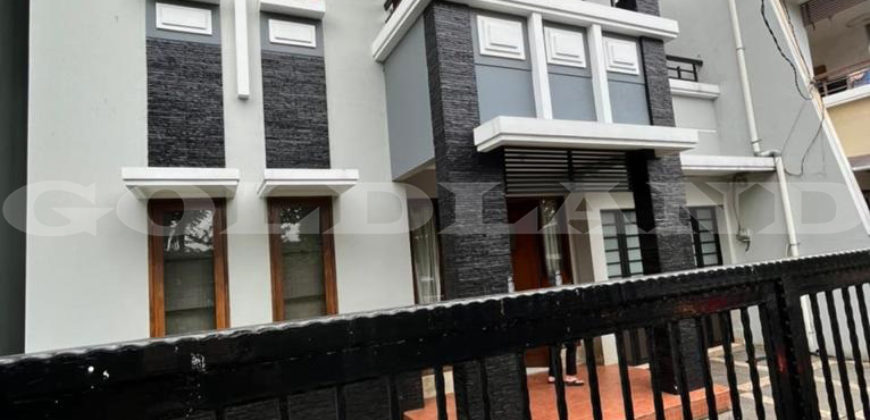 Kode : 16308 (Ad), Disewa Rumah Kelapa gading, Luas 220 meter (11×20 m2), Jakarta Utara