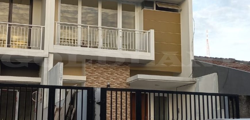 Kode : 16339 (Ad), Dijual Rumah Joglo, Luas 143.75 meter (5.75×25 m2), Jakarta Barat