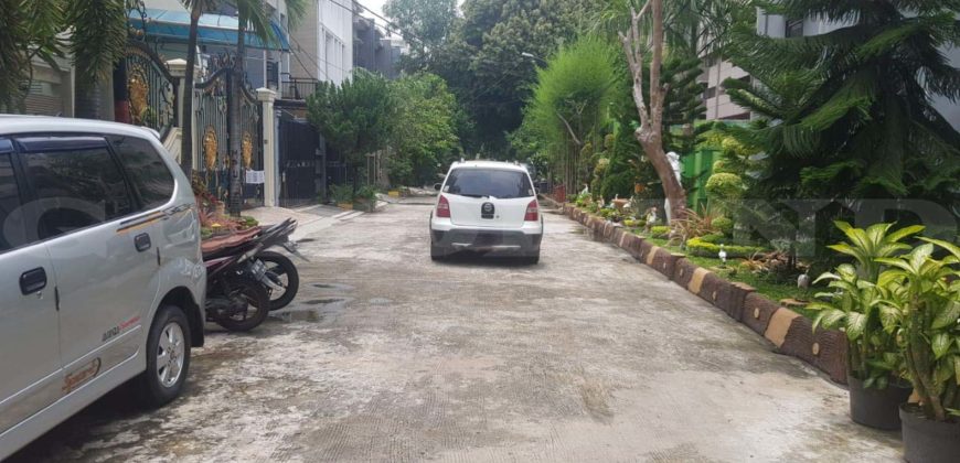 Kode : 16484 (BrAt), Dijual rumah sunter, luas 166.5 meter (9×18.5 m2), Jakarta Utara