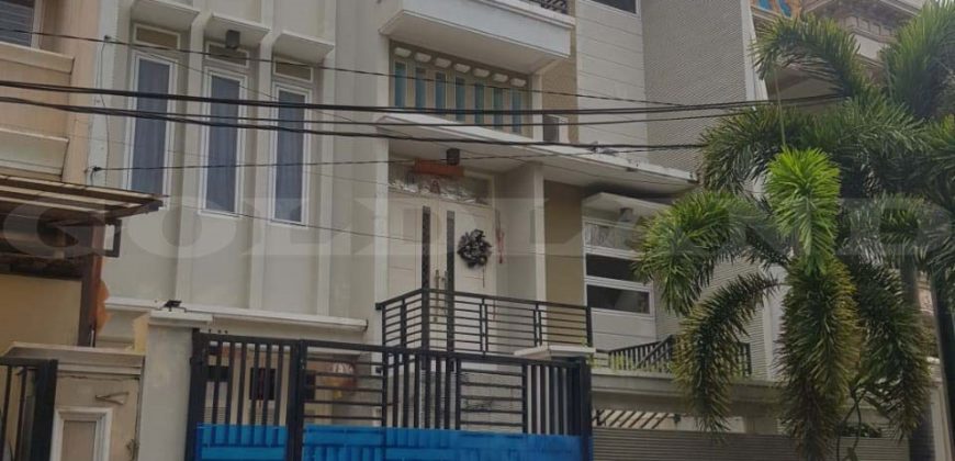 Kode : 16484 (BrAt), Dijual rumah sunter, luas 166.5 meter (9×18.5 m2), Jakarta Utara