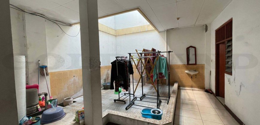 Kode : 09899 (Li), Dijual rumah Senen, Luas 399 meter, Jakarta Pusat