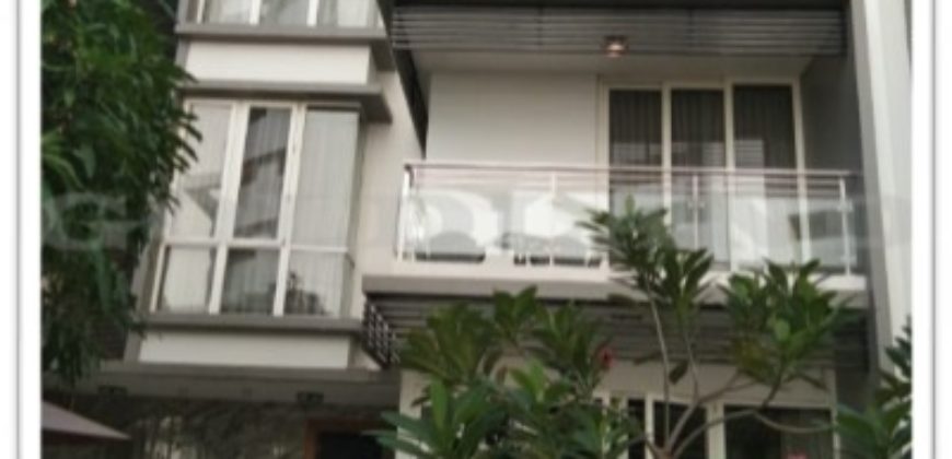 Kode : 16627 (Js), Dijual rumah Springhill town house, kemayoran, Luas 900 meter, Jakarta pusat