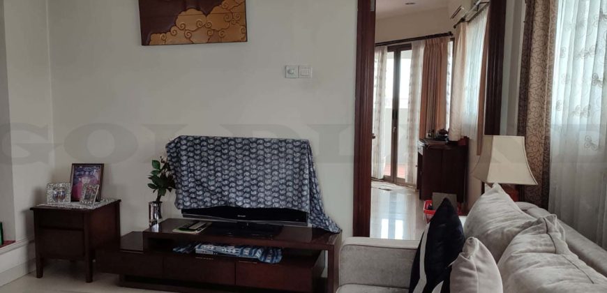 Kode : 16551 (Si), Dijual/sewa Apartment Taman kemayoran Condominium, Luas  161 meter, Jakarta pusat