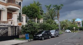 Kode : 17053 (Ad), Dijual rumah sunter, Luas 700+328 meter, Jakarta utara