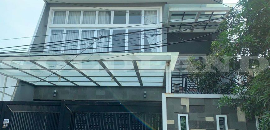 Kode : 17443 (Li), Dijual Rumah Kelapa gading, Luas 180 meter (10×18 m2), Jakarta Utara