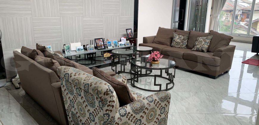 Kode : 17443 (Li), Dijual Rumah Kelapa gading, Luas 180 meter (10×18 m2), Jakarta Utara