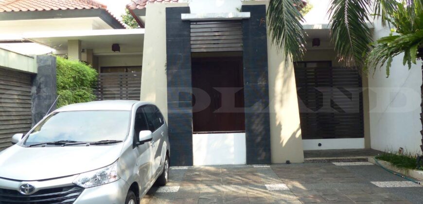 Kode : 17487 (Jm), Dijual Rumah kemang, uas 905 meter, Jakarta Selatan